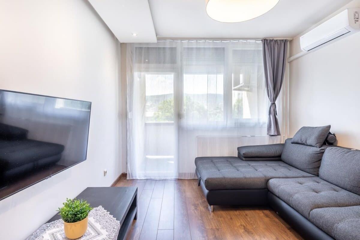 Cozy Quiet Apartment With A Balcony ブダペスト エクステリア 写真
