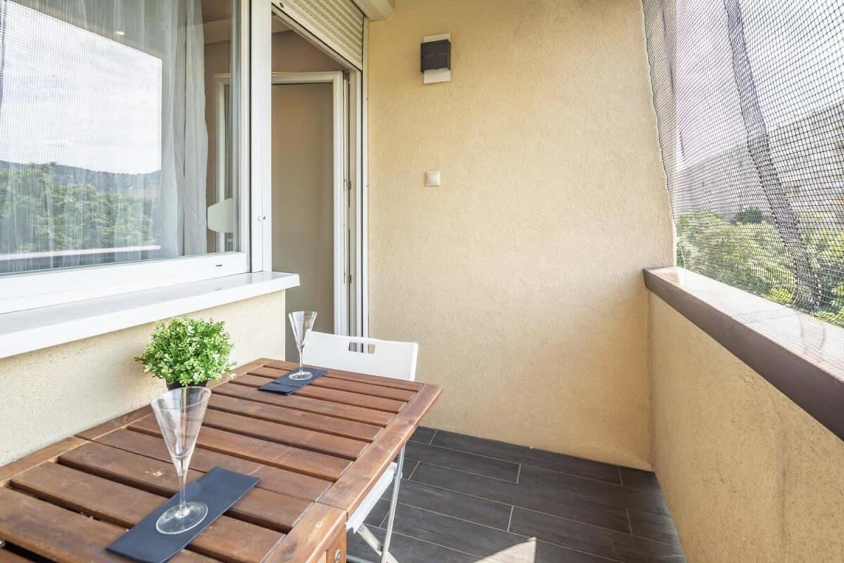 Cozy Quiet Apartment With A Balcony ブダペスト エクステリア 写真