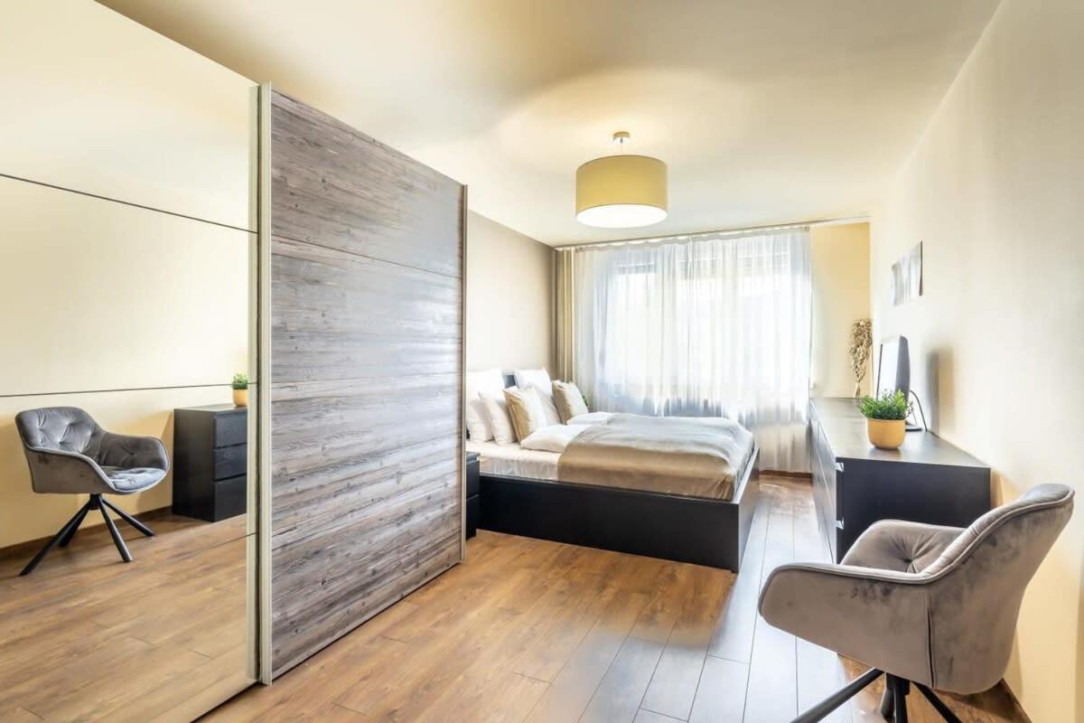 Cozy Quiet Apartment With A Balcony ブダペスト エクステリア 写真